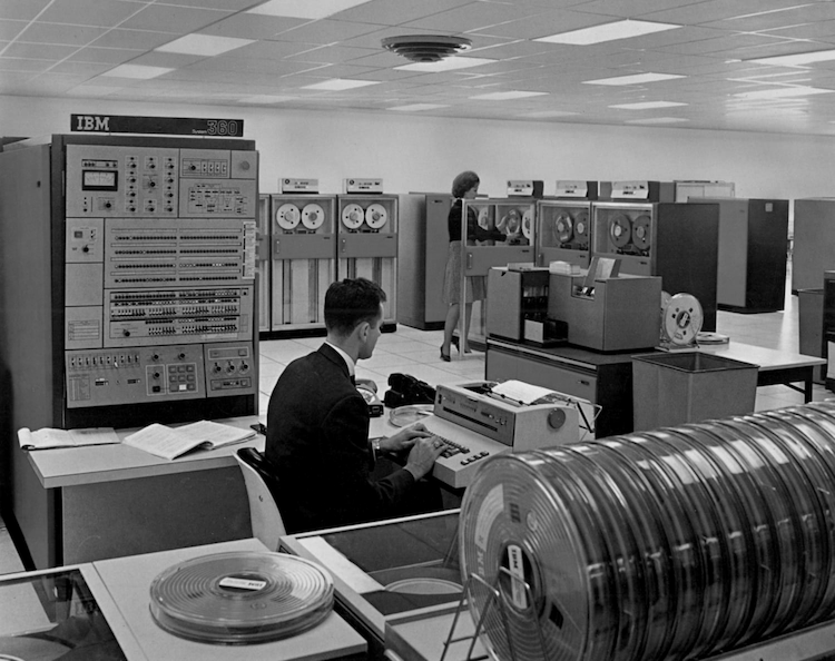 Vintage mainframe computer